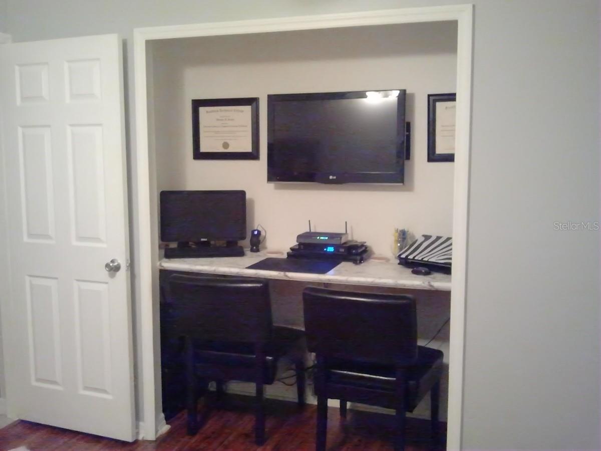 OAK RUN UNIT 7 - Residential