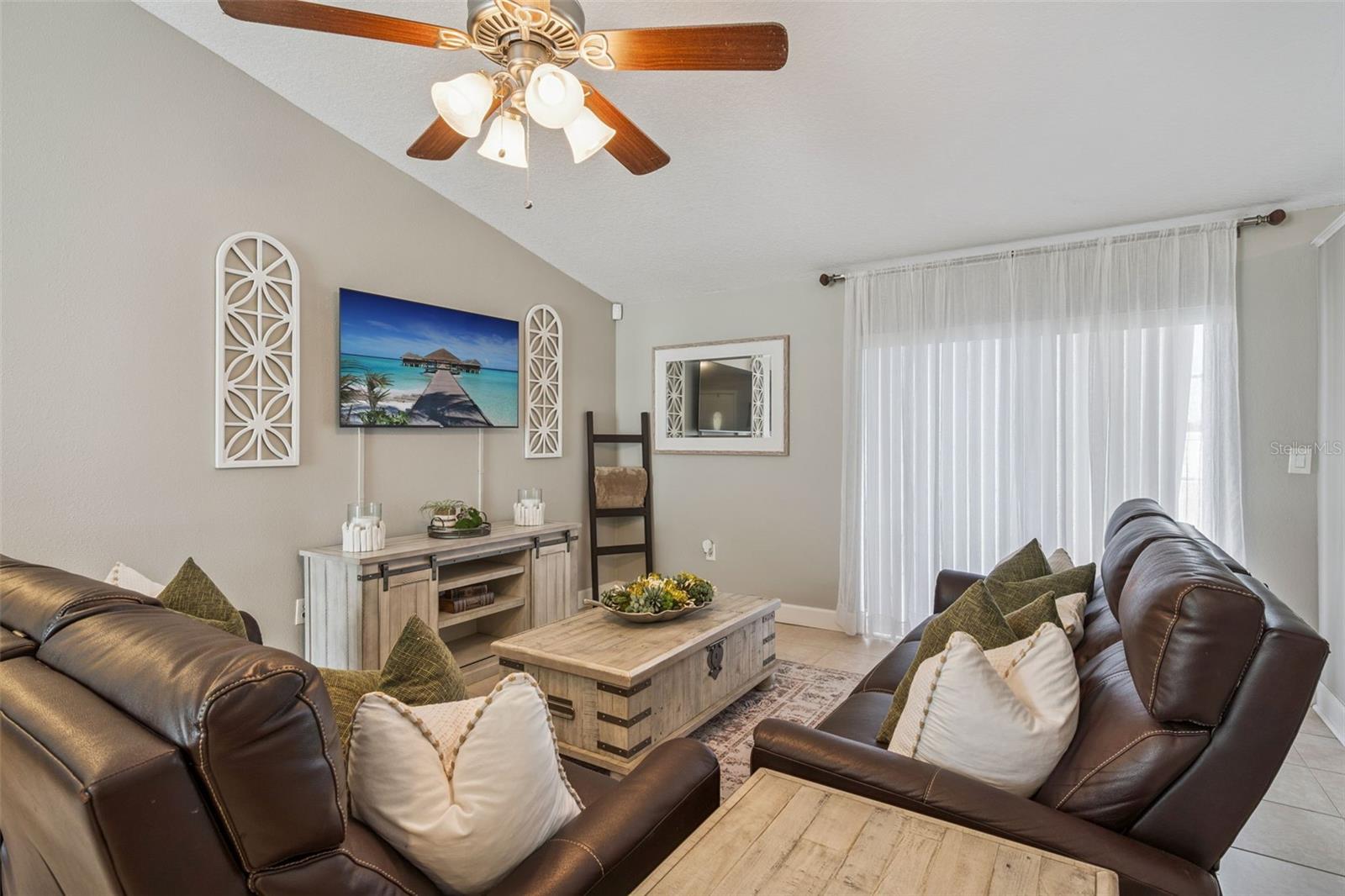 OAK RUN UNIT 7 - Residential