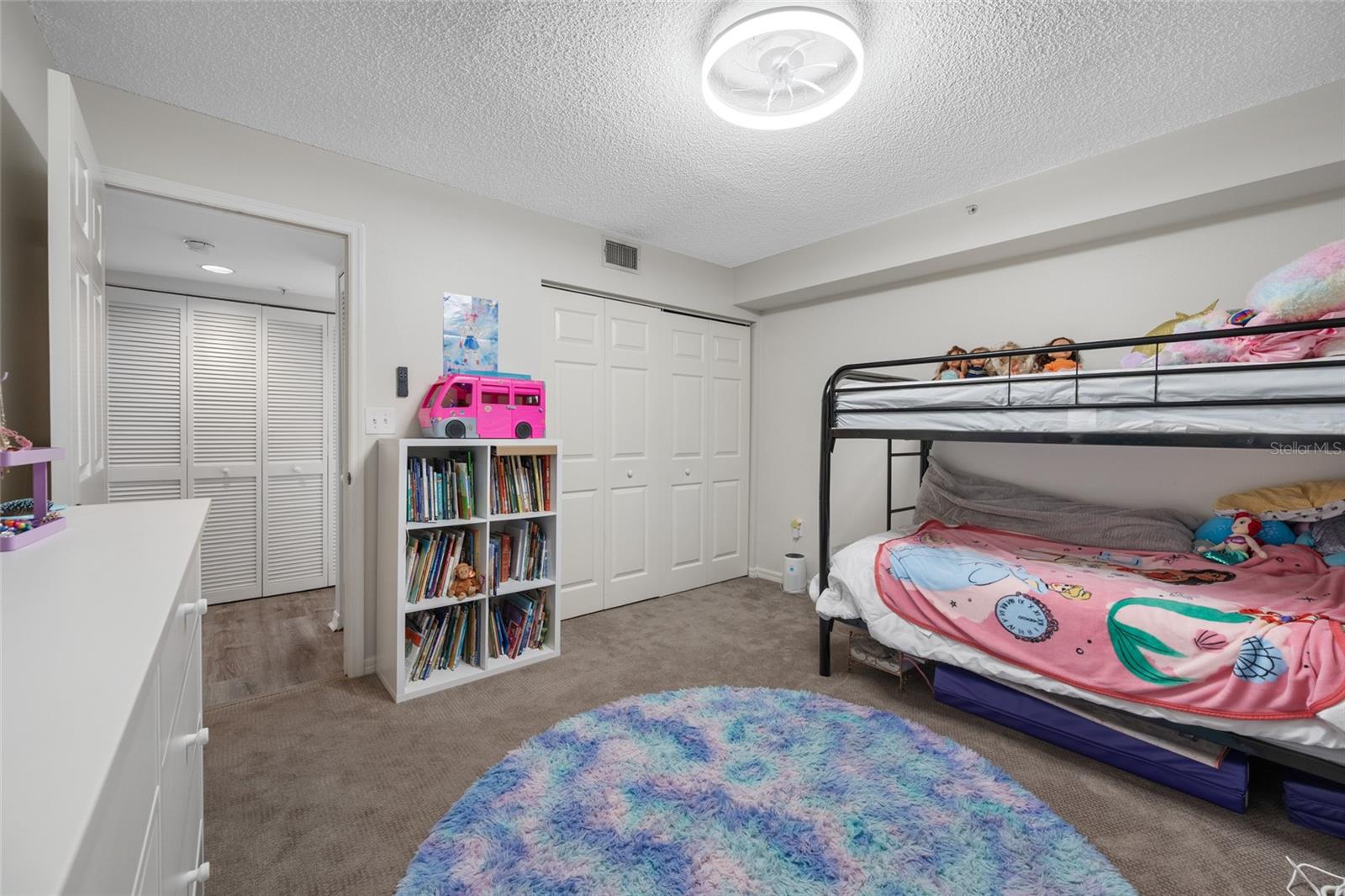 SILVER SANDS BEACH & RACQUET CLUB - Residential