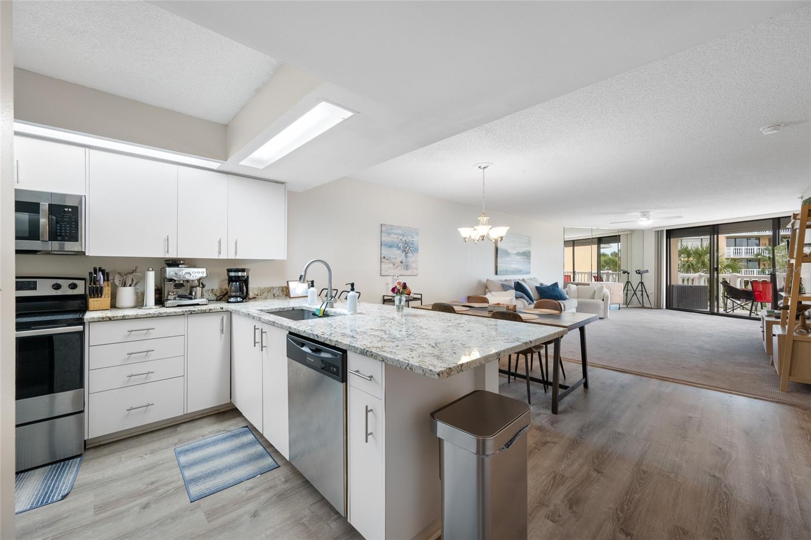 SILVER SANDS BEACH & RACQUET CLUB - Residential