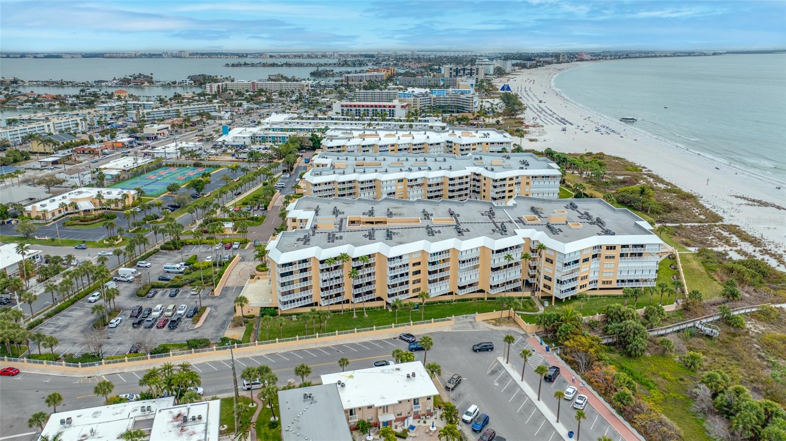 SILVER SANDS BEACH & RACQUET CLUB - Residential