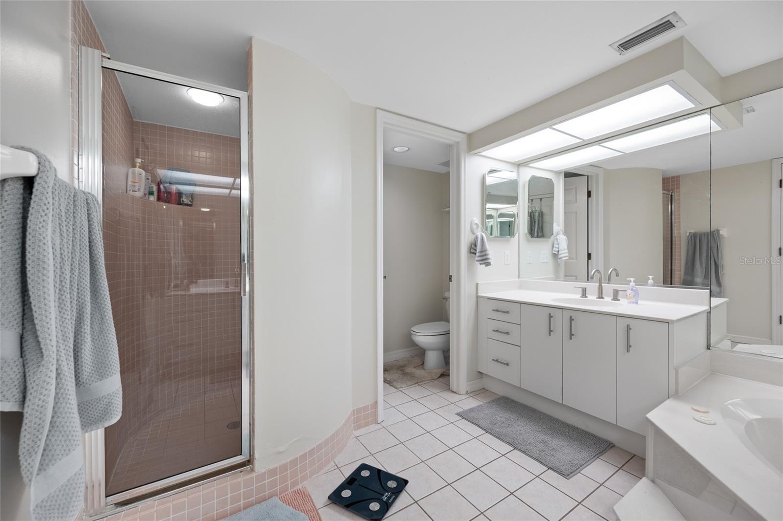 SILVER SANDS BEACH & RACQUET CLUB - Residential