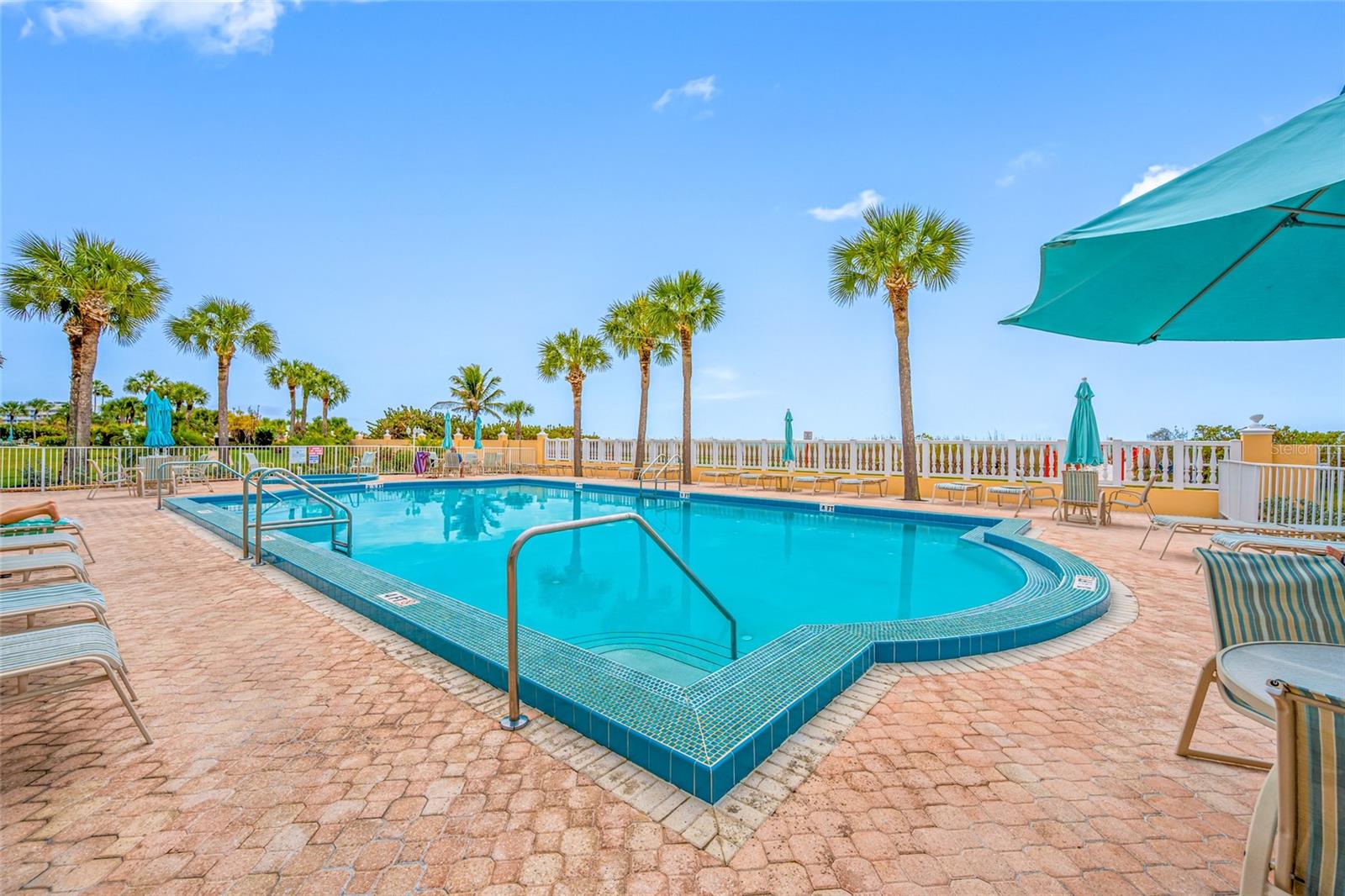 SILVER SANDS BEACH & RACQUET CLUB - Residential