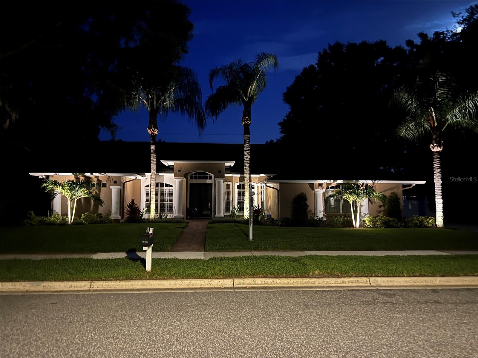 831 ROYALWOOD LANE