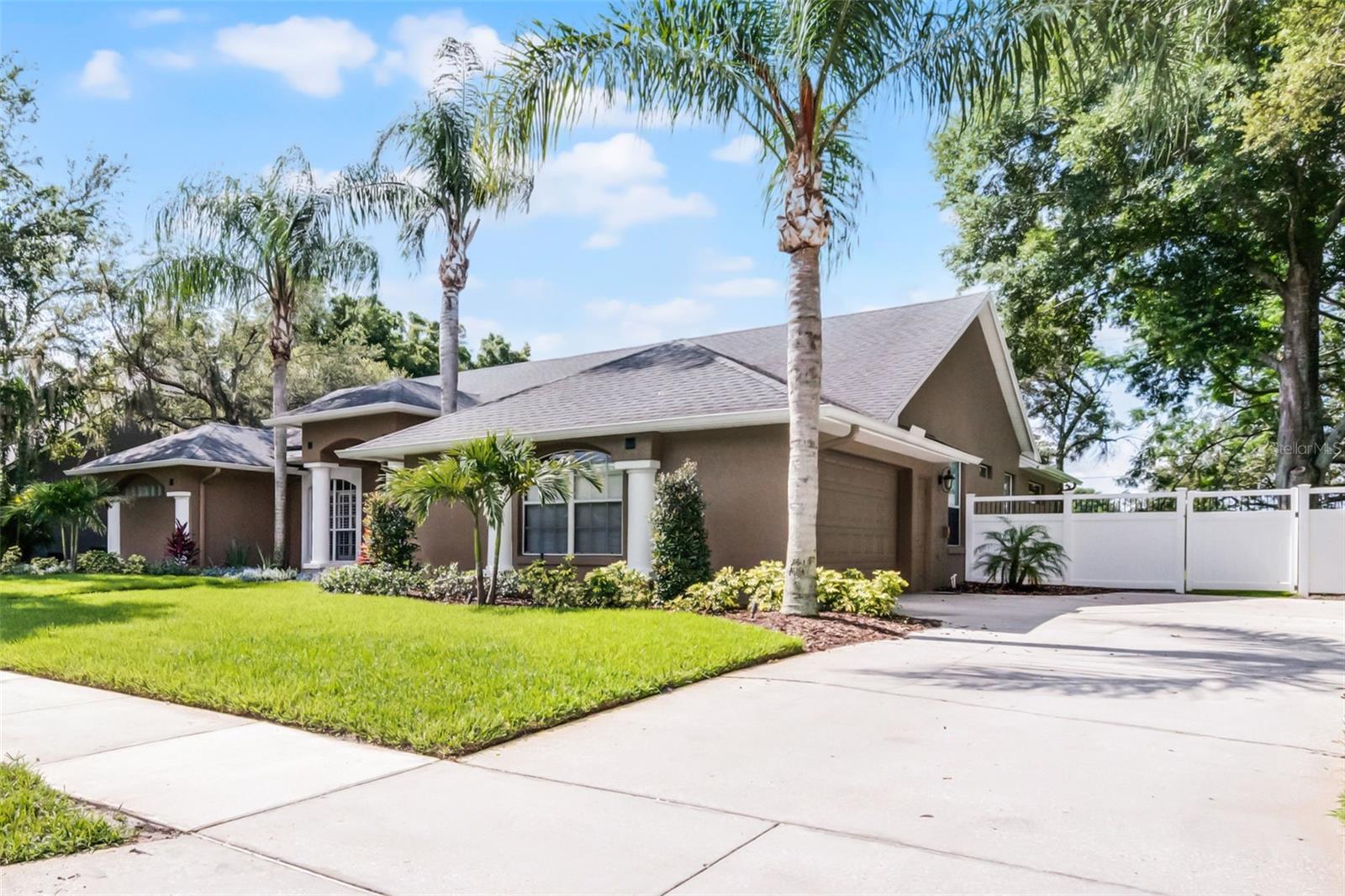 831 ROYALWOOD LANE