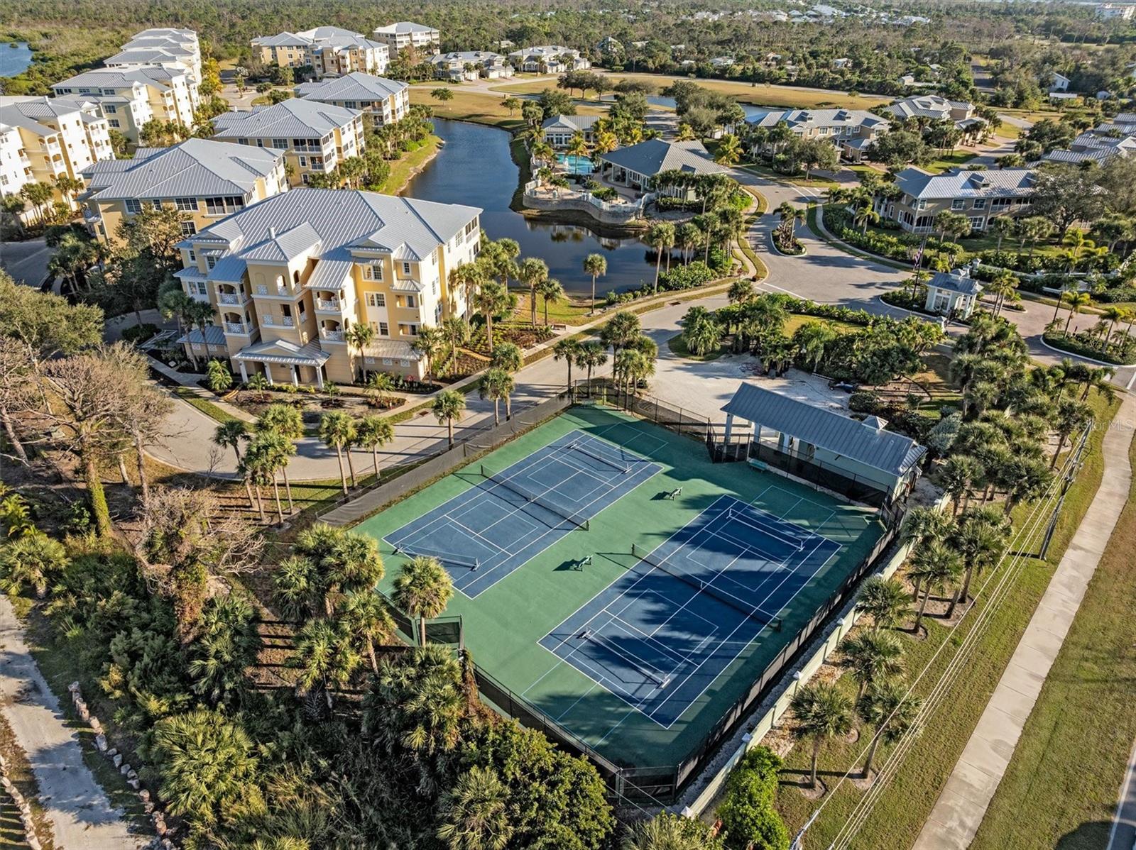 HAMMOCKS-VILLAS PH 01 - Residential