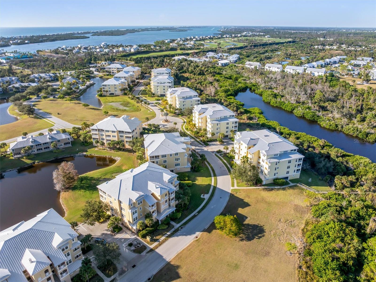 HAMMOCKS-VILLAS PH 01 - Residential