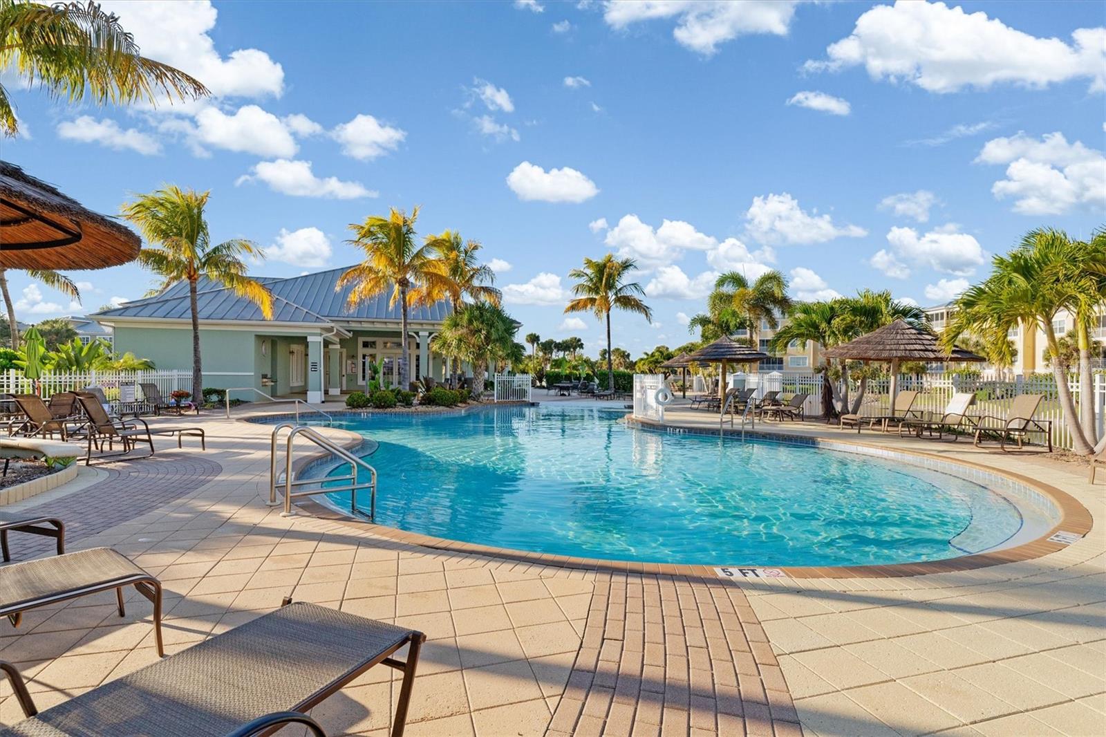 HAMMOCKS-VILLAS PH 01 - Residential