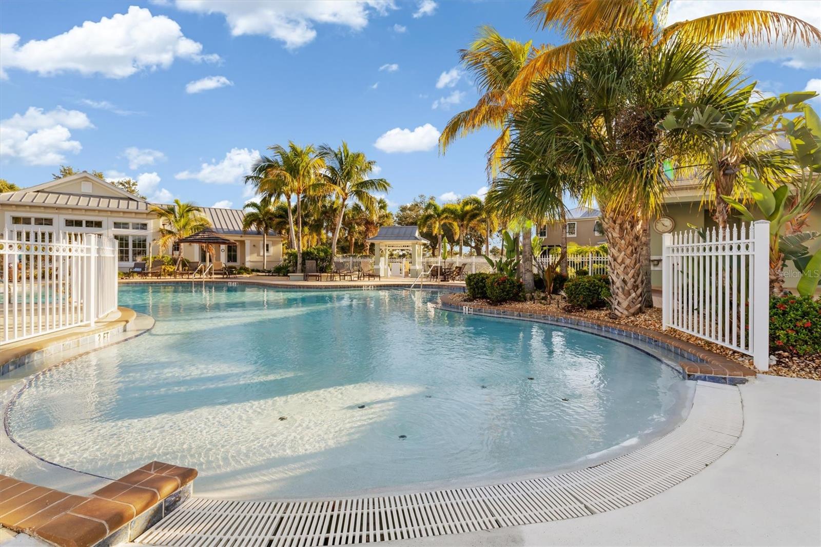 HAMMOCKS-VILLAS PH 01 - Residential