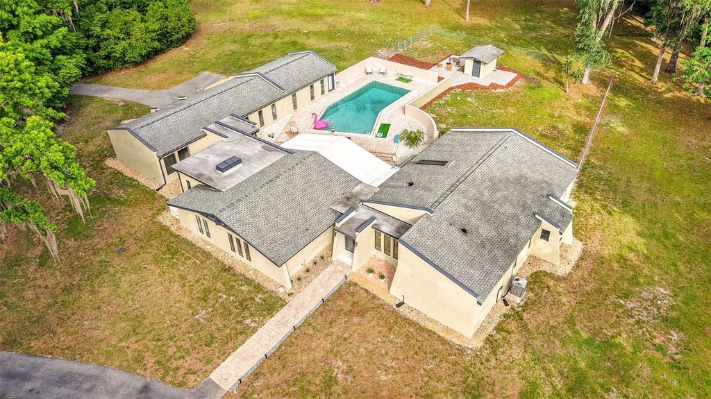 Photo of 310 SW 35th Street, Ocala, FL 34471 (MLS # O6401401)