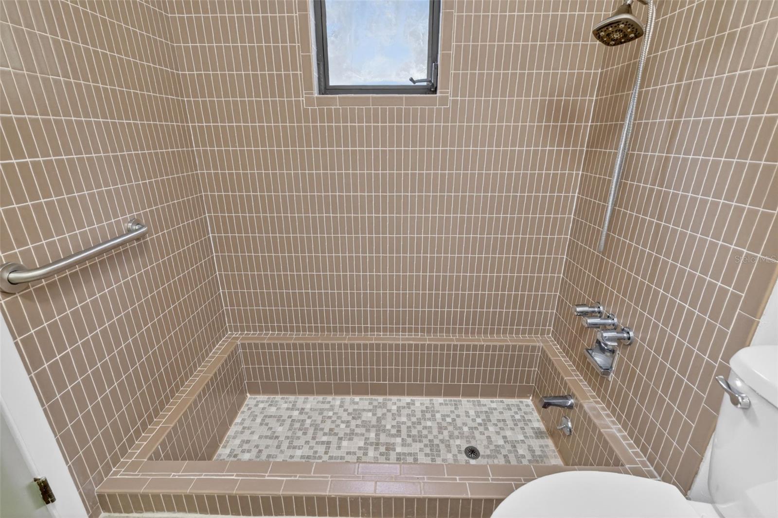 SHERWOOD HILLS - Residential