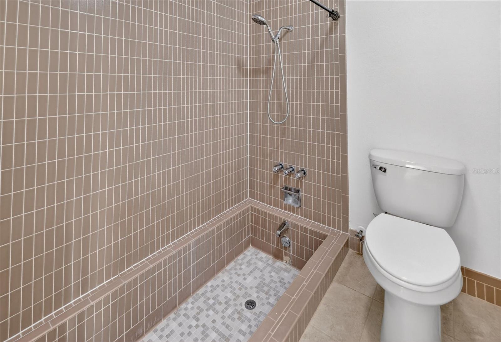 SHERWOOD HILLS - Residential