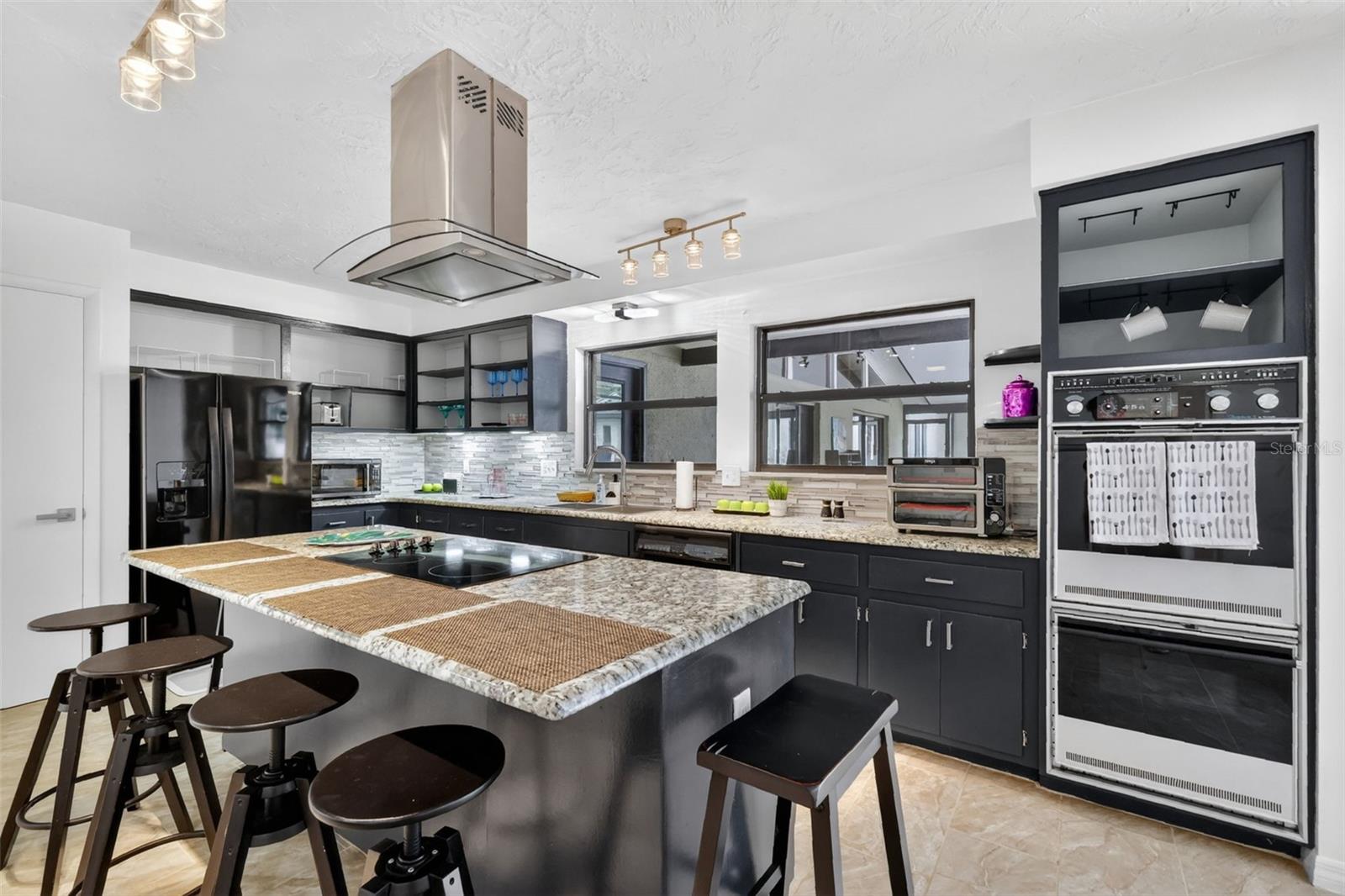 SHERWOOD HILLS - Residential