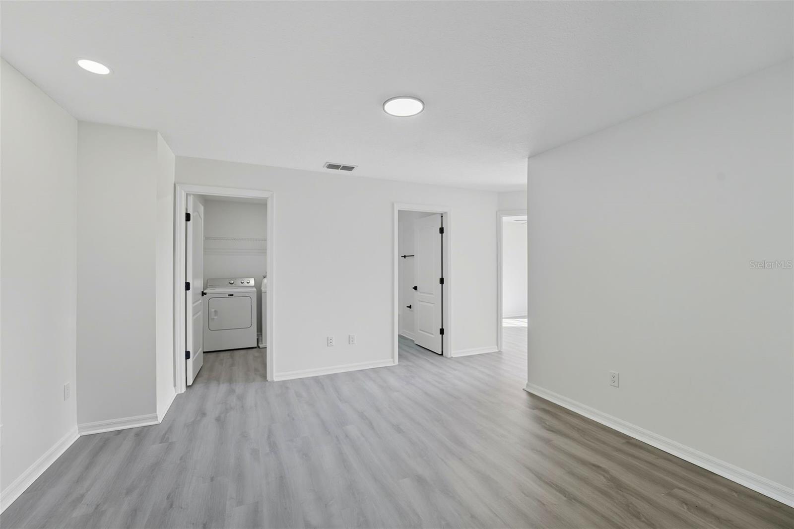 WEKIVA RIDGE OAKS - Residential