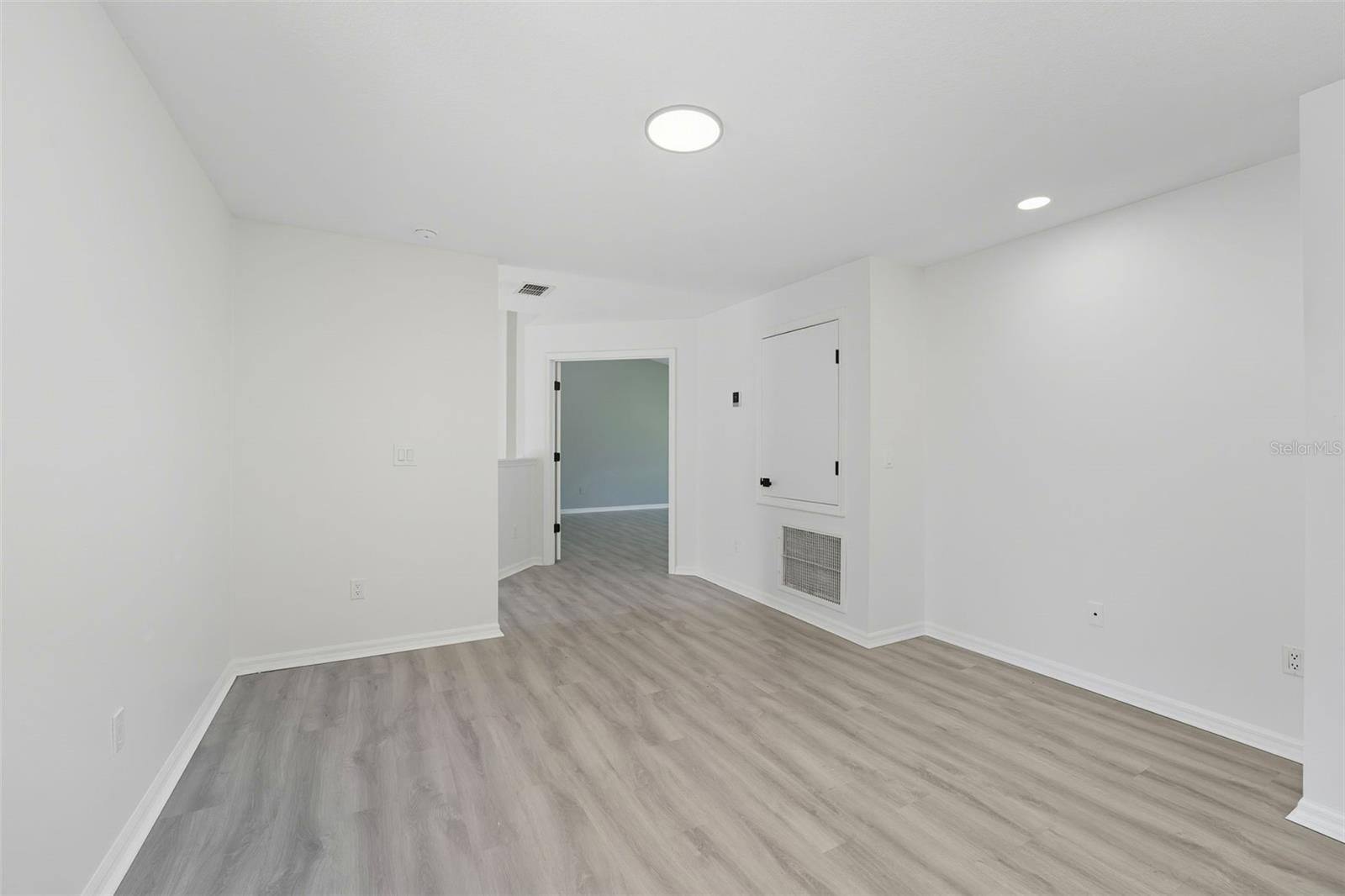 WEKIVA RIDGE OAKS - Residential