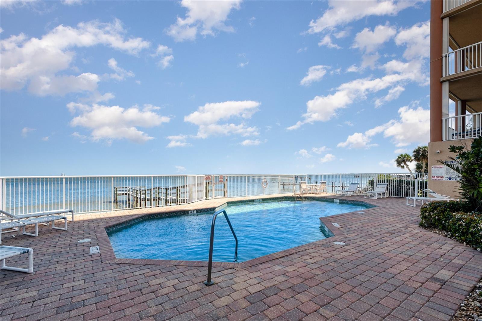 SOMERSET RIVERFRONT CONDOMINIUM - Residential