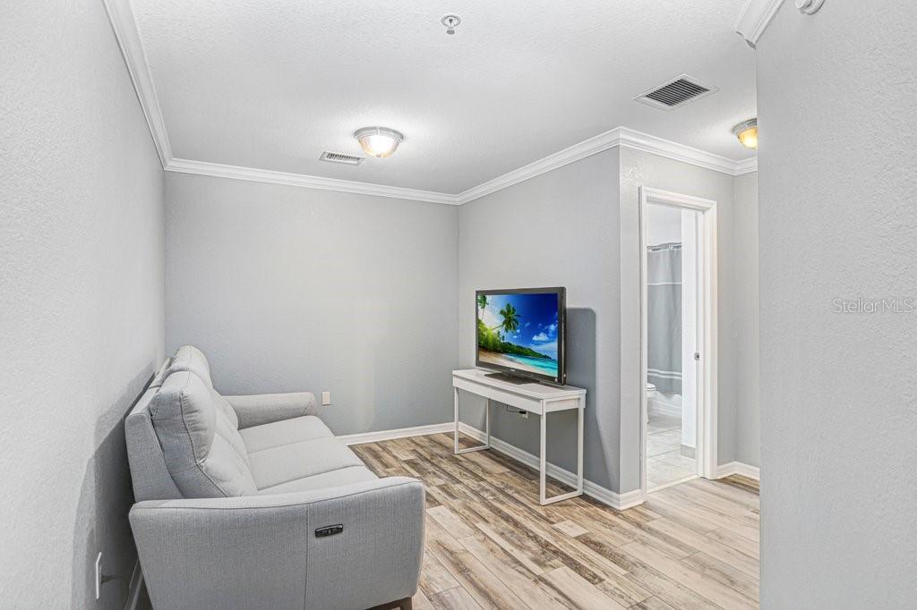 ARLINGTON PARK CONDO - Residential