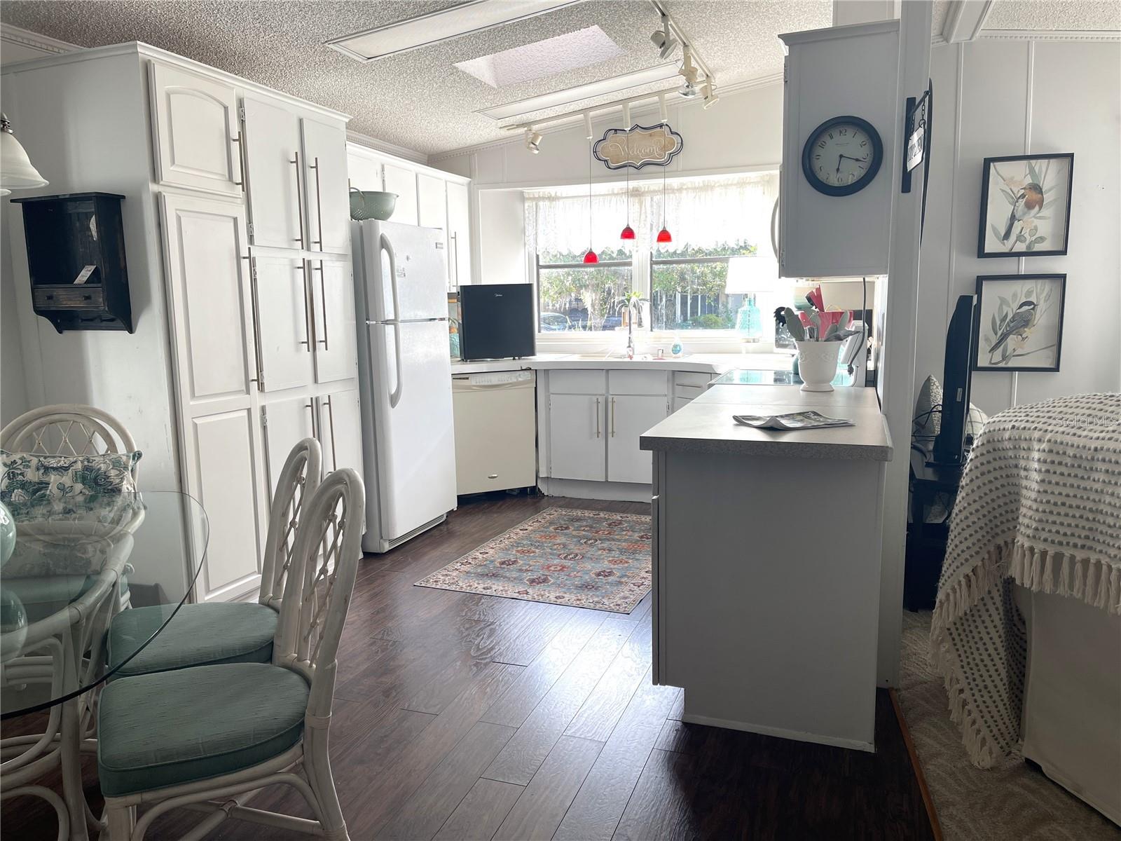 CONTINENTAL COUNTRY CLUB - Residential