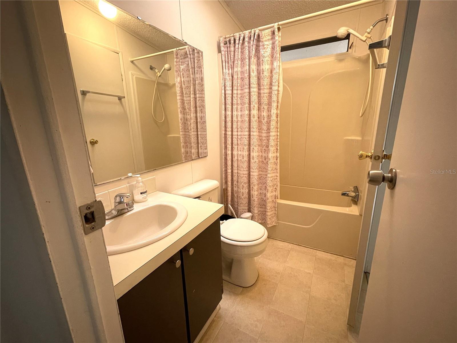 CONTINENTAL COUNTRY CLUB - Residential