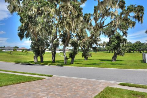 A home in LAKELAND