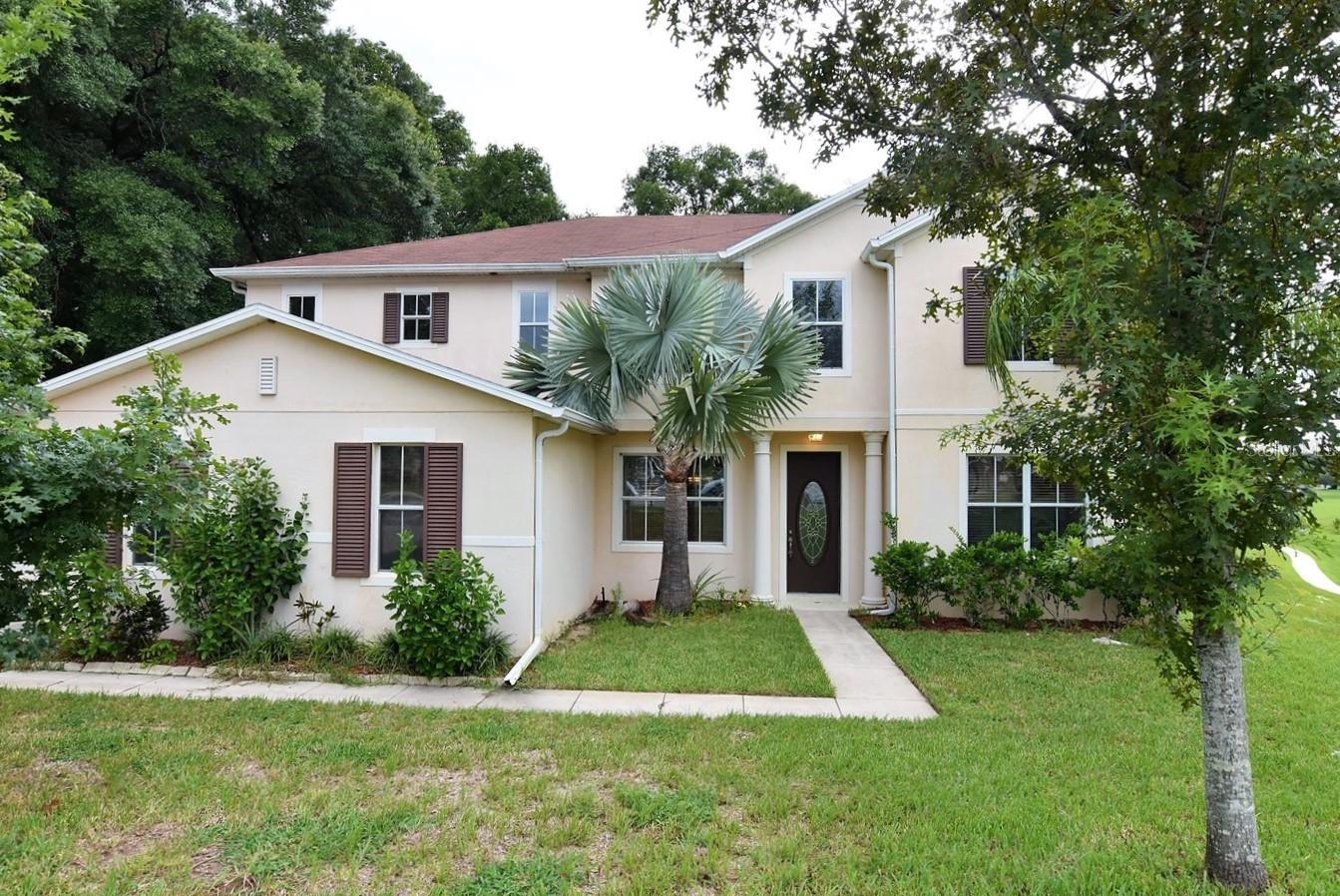 Apopka 4br 3ba + BONUS ROOM + FLEX SPACE, over 3300 sq/ft, on Oversized cul-de-sac lot in Arbor Ridge Community!! 3 CAR GARAGE, neutral tone interior paint, separate formal living room and formal dining room. Family room and spacious breakfast nook are both open to the large kitchen. The kitchen features solid wood cabinets with crown molding, GRANITE COUNTERS, tiled back splash, ISLAND COUNTER with breakfast bar seating, DOUBLE WALL OVEN, brand new refrigerator and microwave. Flex space downstairs is perfect for home office, playroom, workout room, etc.. One full bath downstairs. All bedrooms are upstairs, including the wide open master bedroom which is large enough to hold any king size set of furniture. WALK-IN CLOSET in master bedroom. Master bath offers JETTED GARDEN TUB, with separate shower and double sink vanity. BONUS ROOM upstairs has endless possibilities. Bath 3 upstairs has a tub/shower combo and 2 sinks as well. Upstairs laundry with W/D hookups. HUGE YARD SPACE in rear and side. Wood deck in rear of home is a great place to relax and enjoy the view. Sorry, NO PETS. Community amenities include: Community Pool/Volleyball/Playground. Location is nearby to FL-429/414, US 441, Zellwood Station Country Club, Rock Springs Ridge Golf Club, Kelly Park/Rock Springs, and Lake Apopka. Tenants will be required to obtain renter's insurance that includes $300,000 of liability coverage. Don't wait on this one!