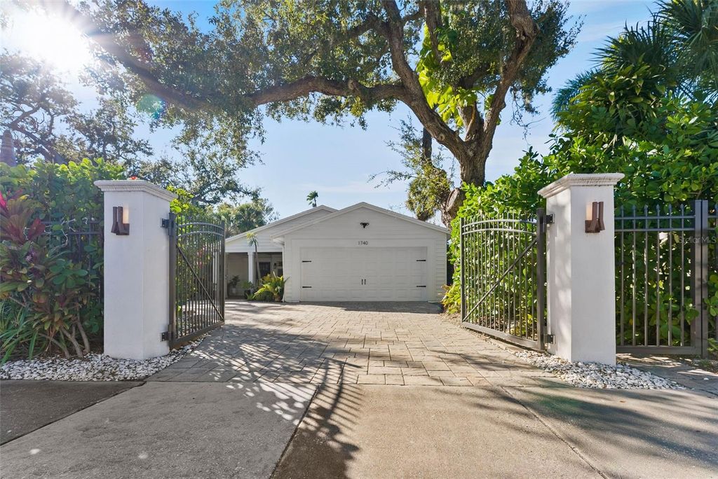 Photo of 1740 S Orange Avenue, Sarasota, FL 34239 (MLS # A4679755)