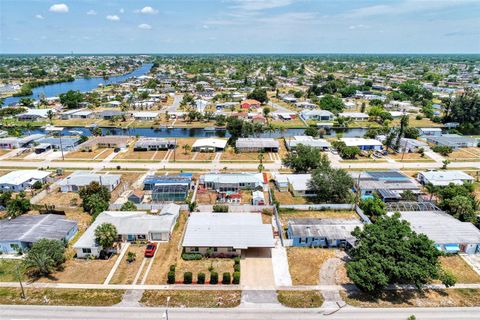 Single Family Residence in PORT CHARLOTTE FL 21500 EDGEWATER DRIVE 11.jpg