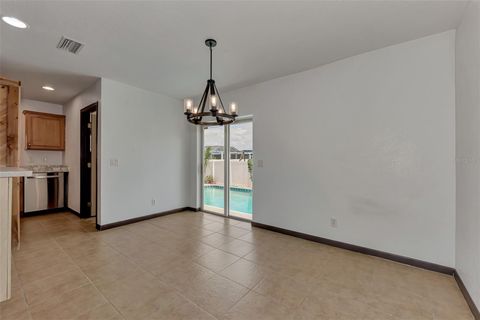 Single Family Residence in PORT CHARLOTTE FL 21500 EDGEWATER DRIVE 41.jpg