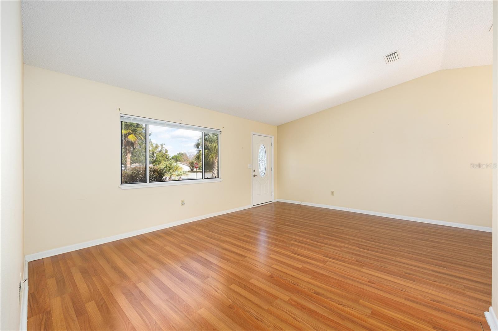 PALM CAY - Residential