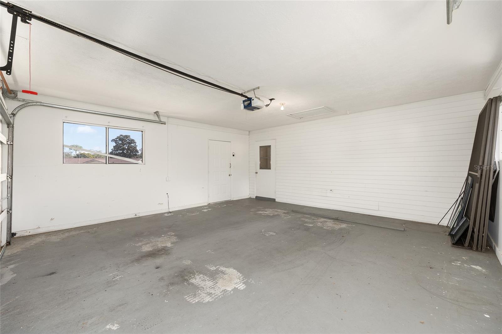 PALM CAY - Residential