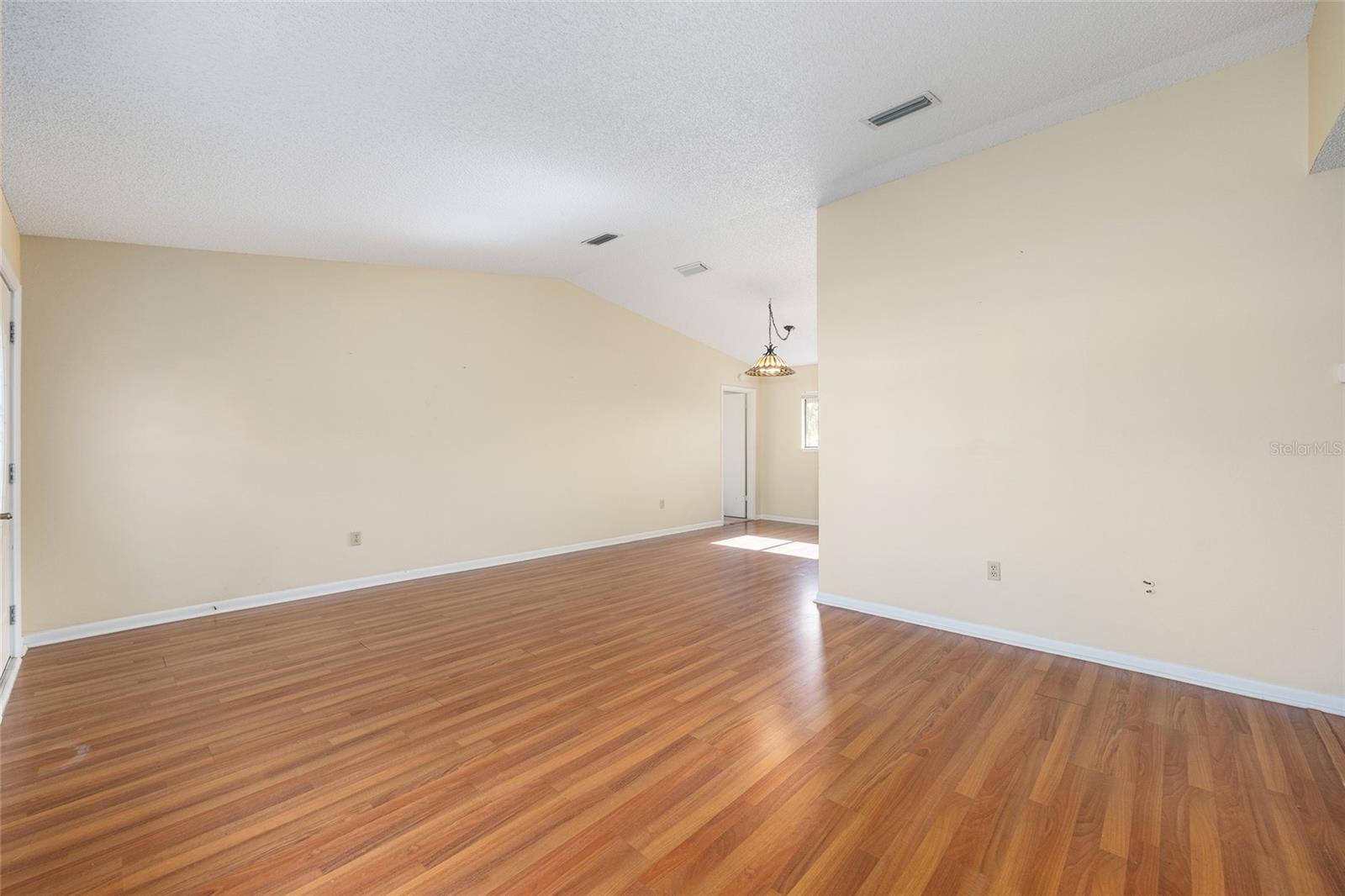 PALM CAY - Residential