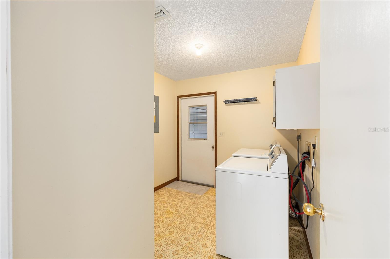 PALM CAY - Residential