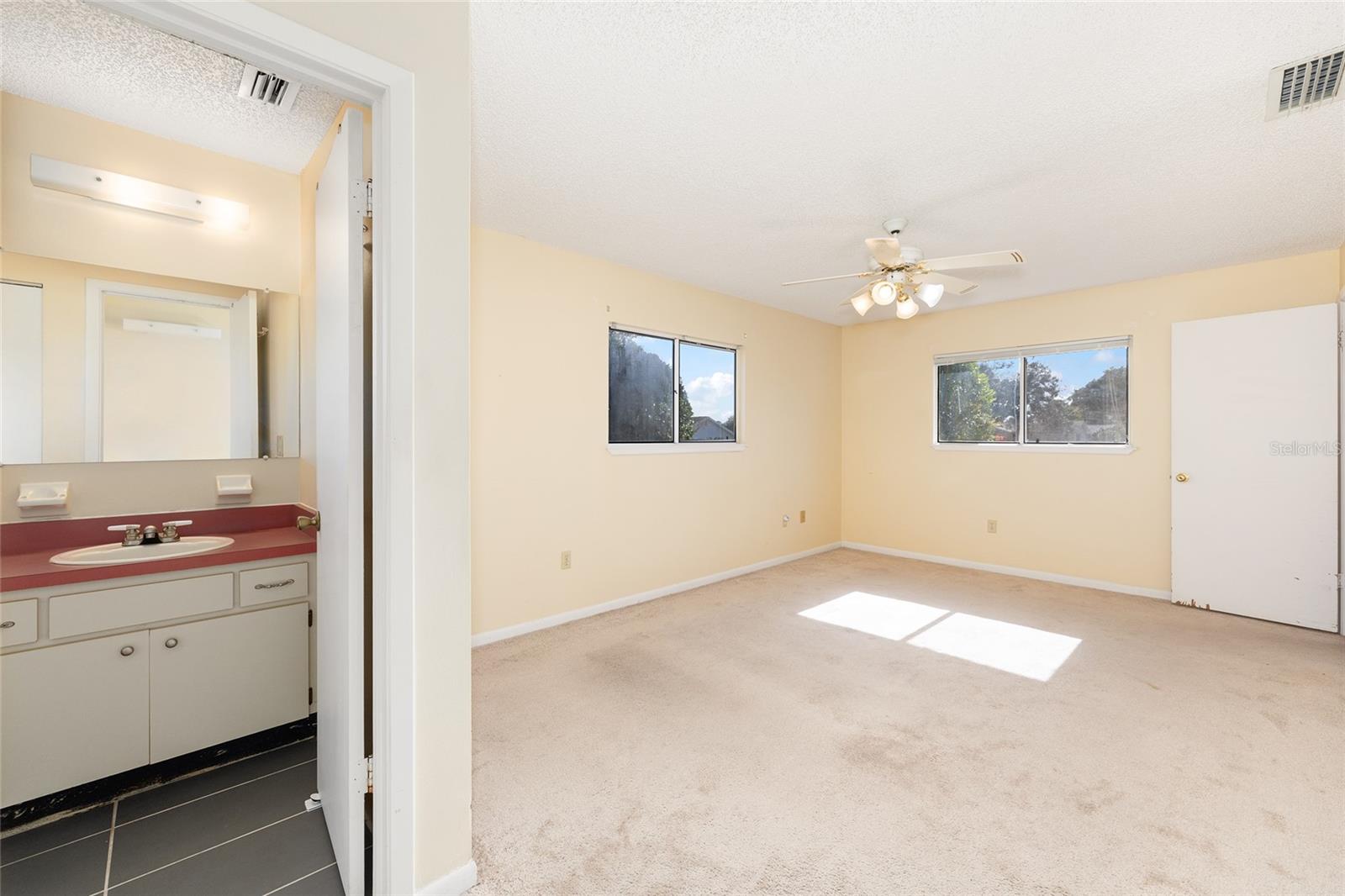 PALM CAY - Residential