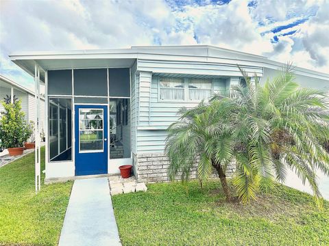 Photo of 9790 66th Street #111, Pinellas Park, FL 33782 (MLS # TB8435269)