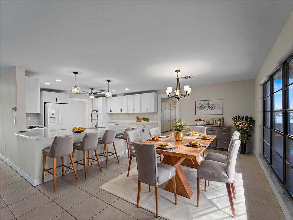 Photo of 318 Oakwood Circle, Englewood, FL 34223 (MLS # N6138614)