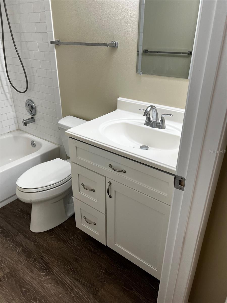 LAKESIDE CONDO APTS - Residential