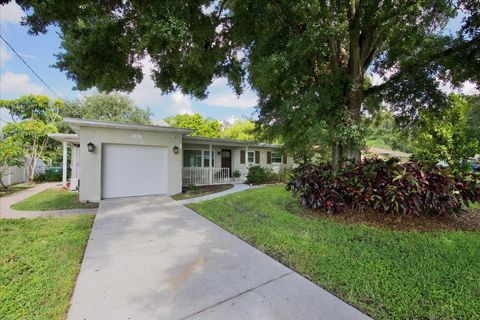 Photo of 4321 S Thatcher Avenue, Tampa, FL 33611 (MLS # TB8475386)