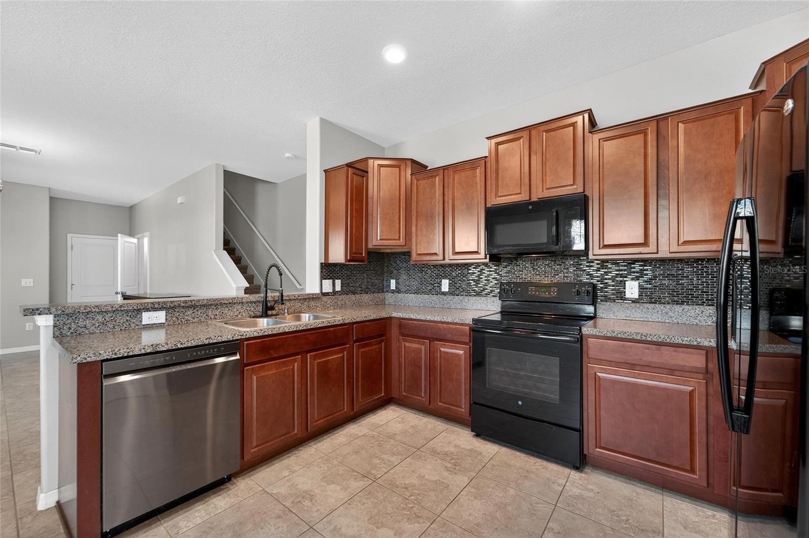 SUMMERFIELD CROSSINGS VILLAGE - Residential