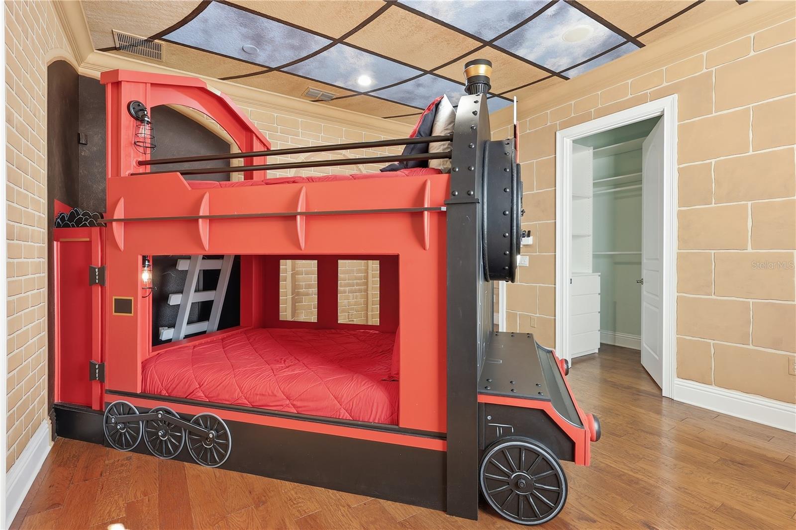 REUNION WEST VLGS NORTH - Residential