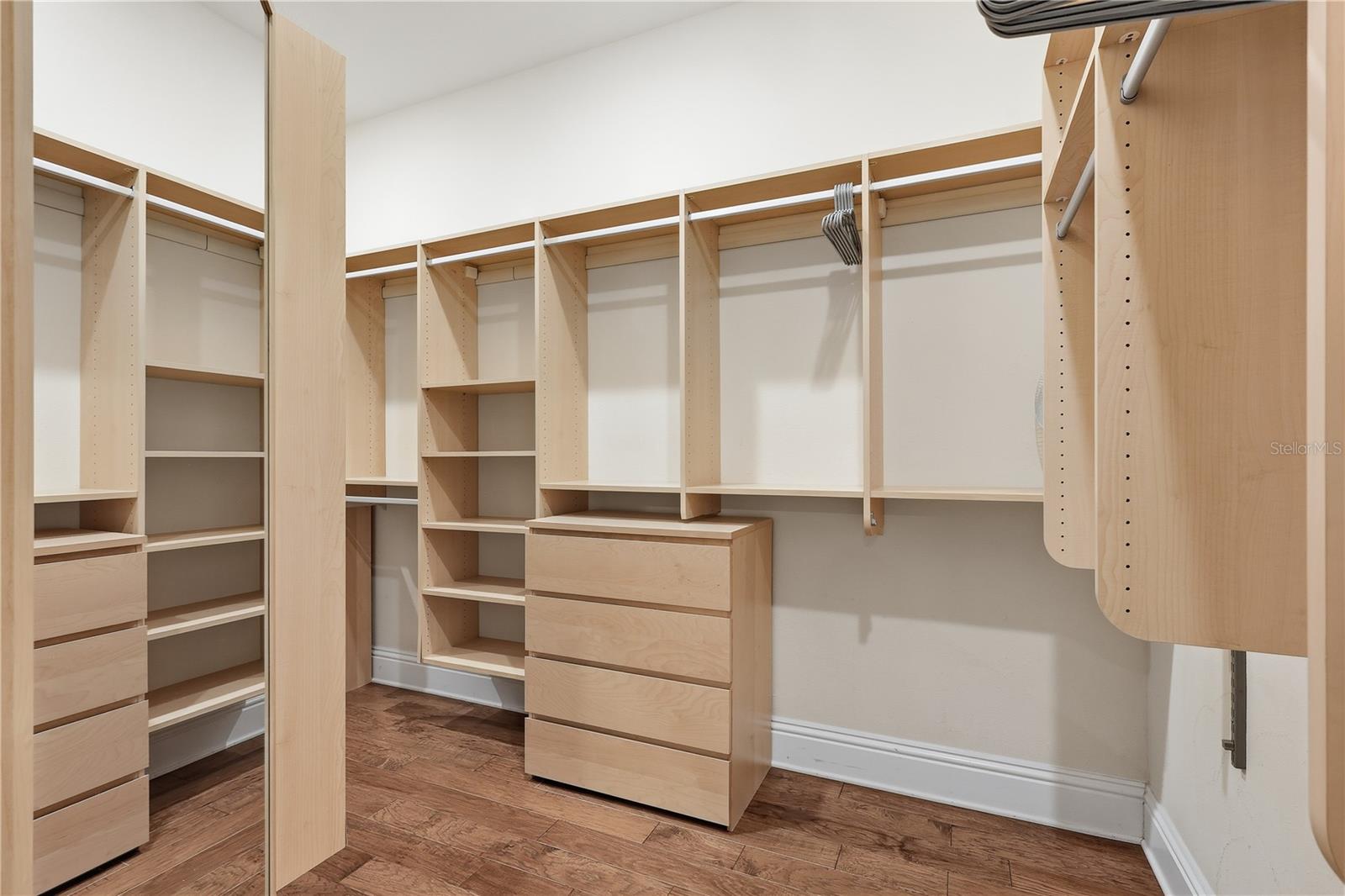 REUNION WEST VLGS NORTH - Residential