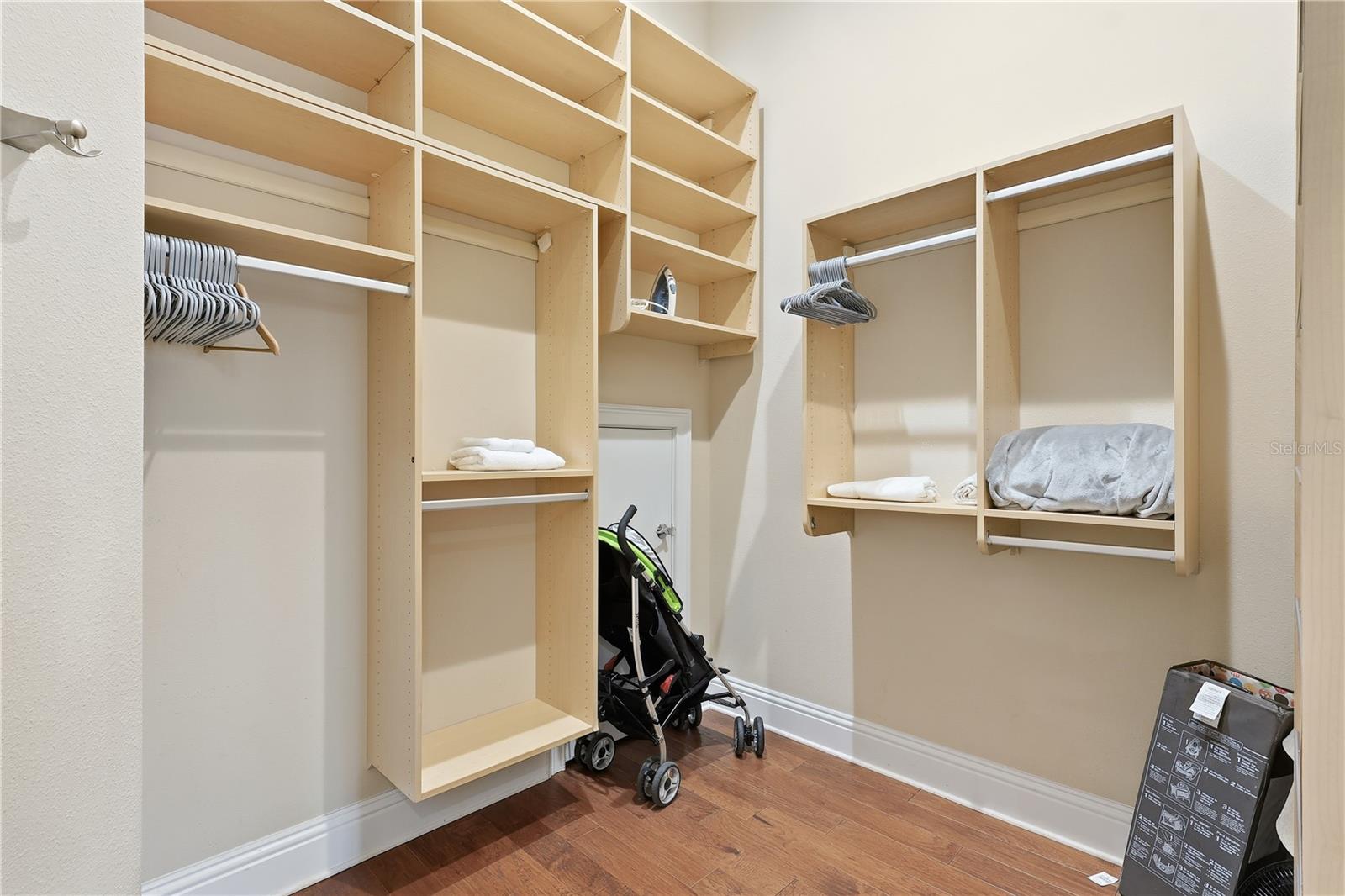 REUNION WEST VLGS NORTH - Residential