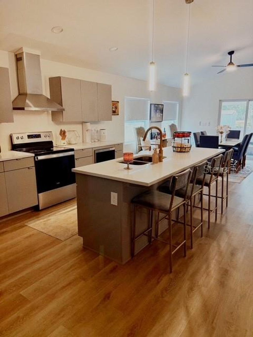 Photo of 1704 W Hanna Avenue, Tampa, FL 33604 (MLS # L4957693)