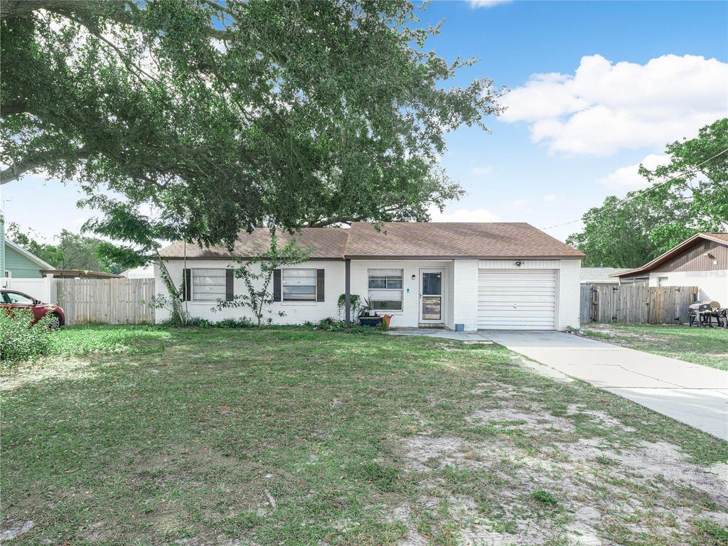 Photo of 72 Coleman Road, Winter Haven, FL 33880 (MLS # P4937203)