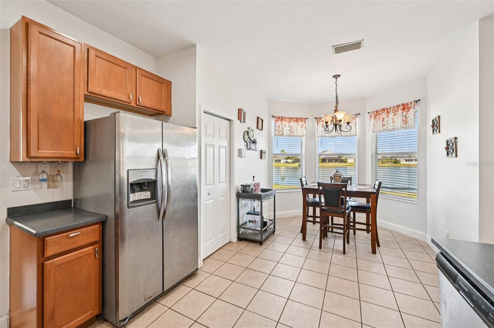 CRYSTAL LAKES - Residential