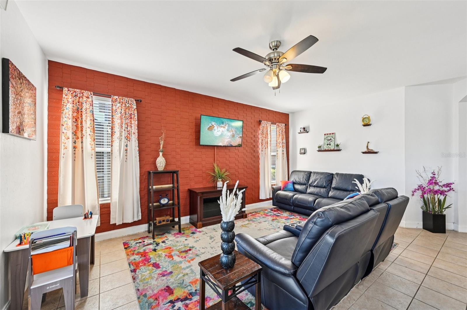 CRYSTAL LAKES - Residential