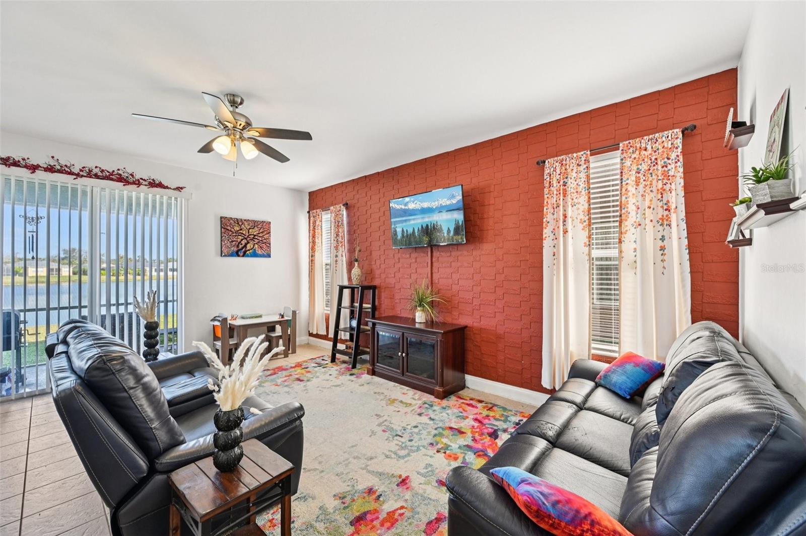 CRYSTAL LAKES - Residential