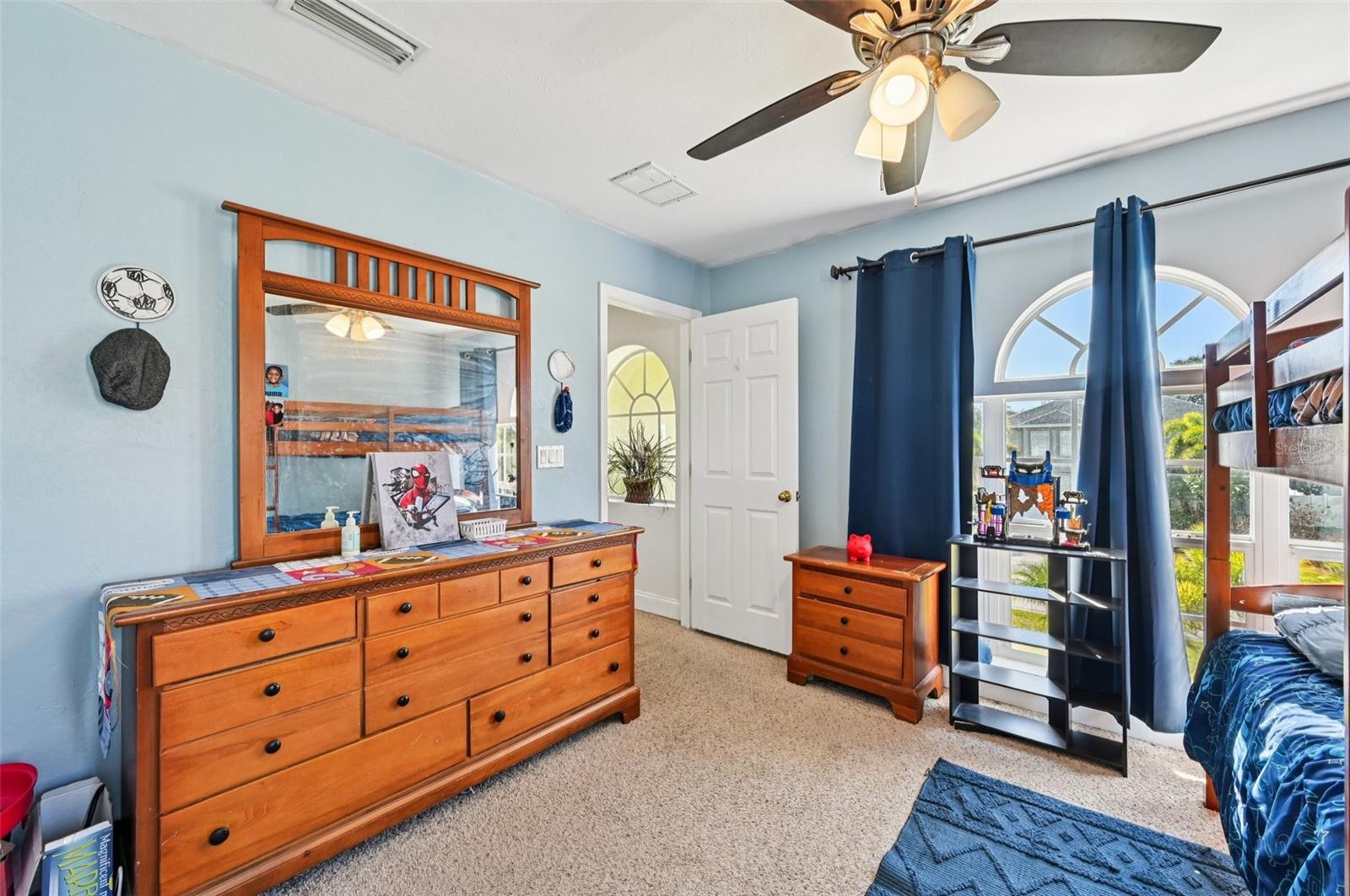 CRYSTAL LAKES - Residential