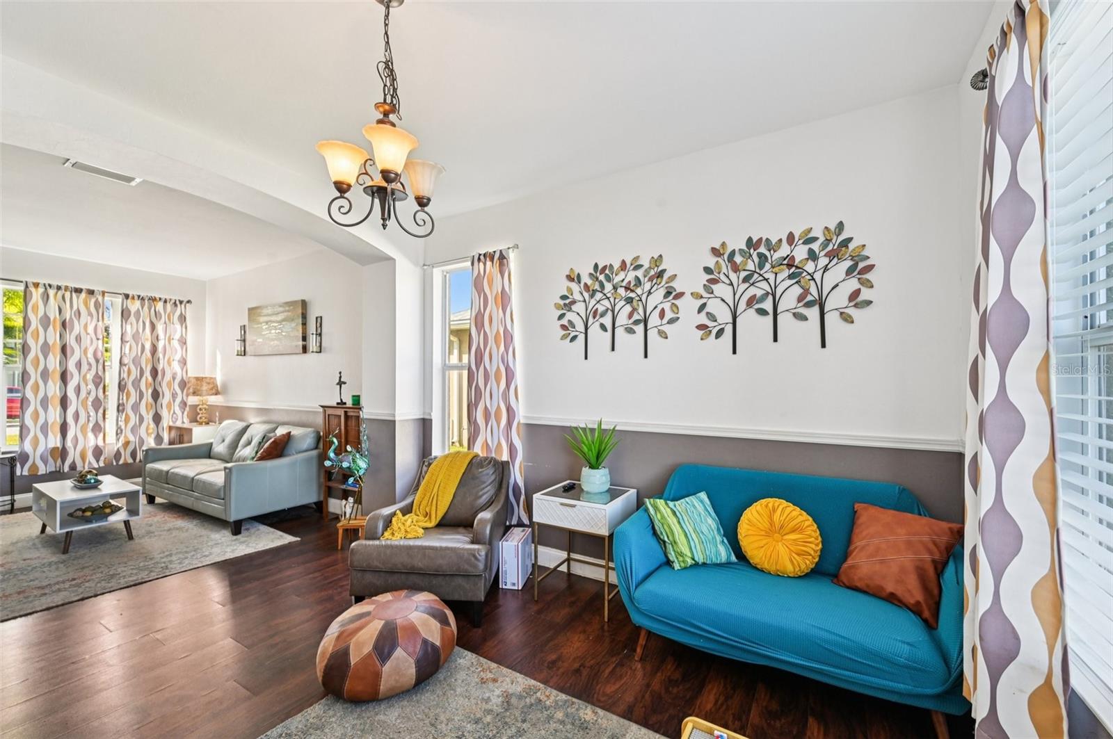 CRYSTAL LAKES - Residential