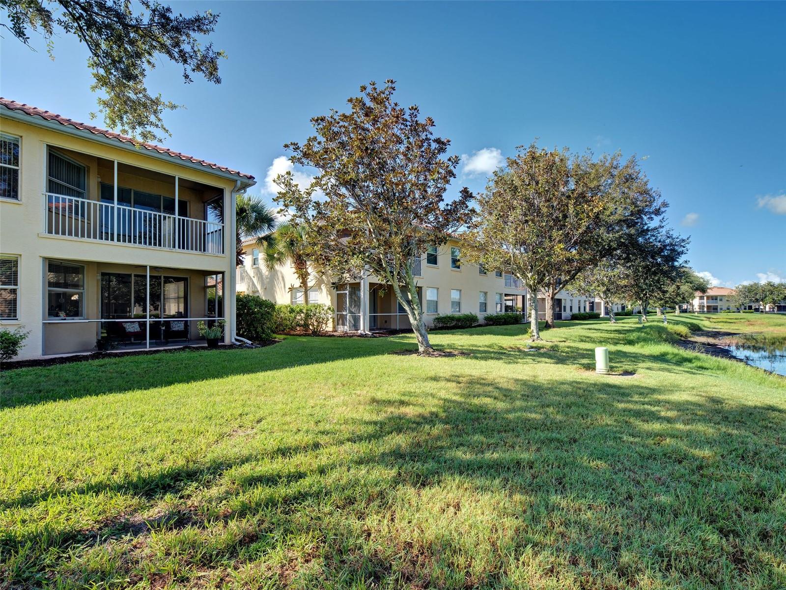 4433 CORSO VENETIA BOULEVARD C18