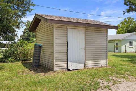 Tiny photo for 750 N Kentucky Avenue, Umatilla, FL 32784 (MLS # G5105985)